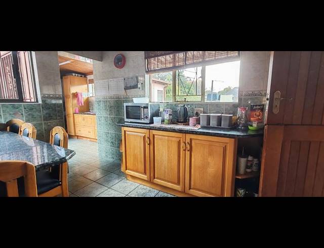 5 BEDROOM HOUSE FOR SALE IN PRETORIA GARDENS